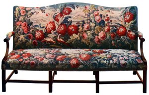 长椅，属于Chippendale家具套件，覆盖在18世纪的挂毯中，c1920 作者 不明