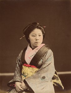 申，19世纪70年代横滨知名的茶馆女孩。 作者 不明