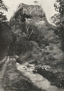 西吉里（Sigiri），从苏登（Suden）看，1926年 作者 不明