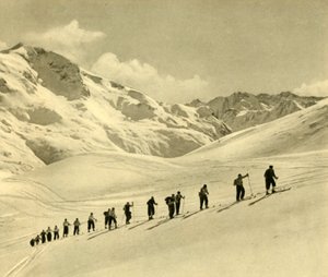 滑雪课，奥地利阿尔贝格，大约于1935年。 作者 不明