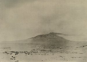 1909年，c1908，烟雾从埃里布斯火山口流下。 作者 不明