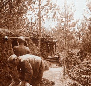 法国北部Genicourt，土着掩蔽所中的士兵，c1914-c1918 作者 不明