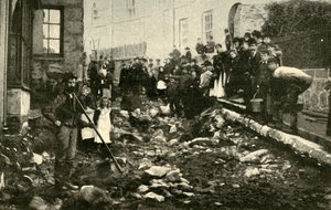 1901年，从洪水中走过后，圣艾夫斯街。 作者 不明
