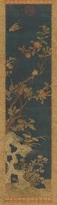 挂毯：蓝地的鸟、桃树、岩石和花朵，清代，1644-1911年。 作者 不明