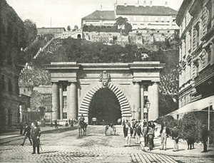 1895年，匈牙利首都布达佩斯的布达城堡隧道。 作者 不明