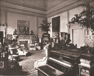 里士满公园白色小屋的客厅，1894年。 作者 不明