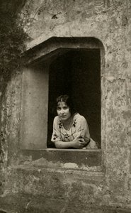 1928年，位于比舍姆修道院的公爵夫人。 作者 不明