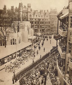1937年5月12日，金马车离开修道院 作者 不明