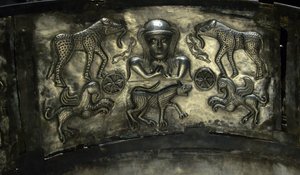 The Gundestrup cauldron (photo) 作者 不明