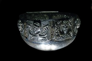 The Gundestrup cauldron (photo) 作者 不明
