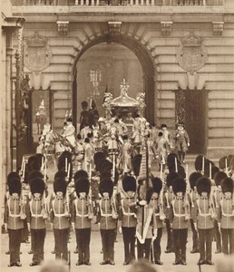 国王和王后离开宫殿进行加冕，1937年 作者 不明