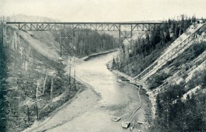 落基山脉以东的Loftiest桥，1922年。 作者 不明