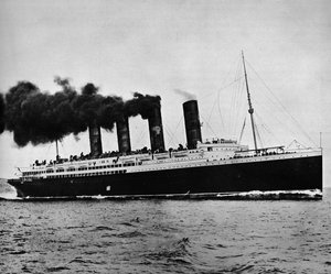 1915年全速前进的路西塔尼亚 作者 不明