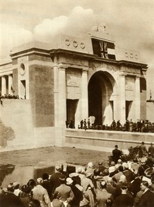 1927年7月24日，比利时伊普尔揭幕了Menin门，1935年。 作者 不明