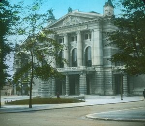 19世纪末20世纪初，挪威奥斯陆的克里斯蒂安尼亚国家剧院。 作者 不明