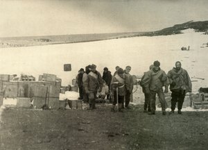 登上埃雷布斯山离开小屋的政党，1908年，1909年。 作者 不明