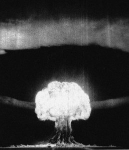 RDS-6s装置是1953年8月12日苏联对名为乔4的热核武器进行的首次试验 作者 不明