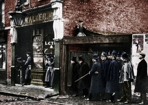 悉尼街（Sidney Street）围困，白教堂，伦敦，1111年，1935年。 作者 不明