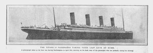 1912年4月20日，《泰坦尼克号》旅客最后一次回来看家。 作者 不明