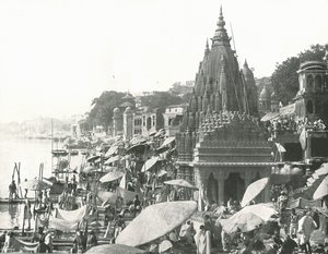 1895年，印度贝纳雷斯，毗湿奴池塘和加德山。 作者 不明