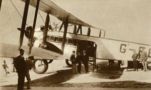1929年，1935年，第一架印度航空邮件抵达伦敦南部的克罗伊登机场。 作者 不明