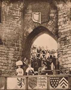 威尔士亲王在1911年7月13日在卡那封城堡（Carernarvon Castle）的葬礼 作者 不明