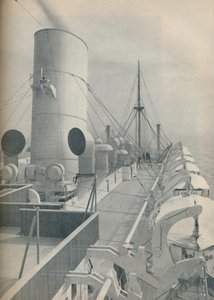 斯特拉斯莫尔顶层甲板与现代救生艇，1936年 作者 不明
