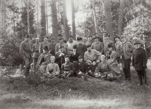 1894年，沙皇亚历山大三世与家人和朋友一起在俄罗斯比亚沃维耶扎森林打猎 作者 不明