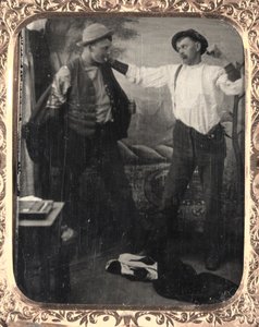 两名男子在工作室里打架，c。 1860年。 作者 不明