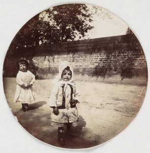 "两个小孩在墙边散步"，1890年以前的作品 作者 不明