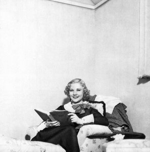 乌纳·默克尔（Una Merkel），美国电影女演员，1934-1935年 作者 不明