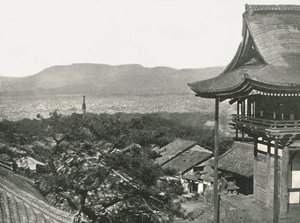 1895年日本京都山丘上的景色。 作者 不明