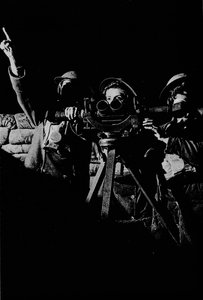 1943年，负责防空炮兵的妇女 作者 不明