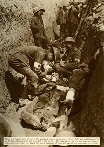 1916年第一次世界大战，索姆河战役，战soldier中受伤的士兵，1916年，1935年。 作者 不明