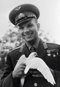宇航员尤里·加加林（Yuri Gagarin），c1963-c1964 作者 不明