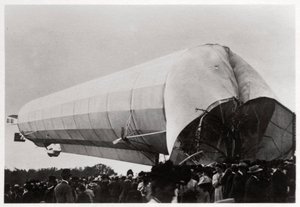 齐柏林飞艇LZ 5在德国格平根，1909年1933年 作者 不明