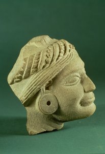 抛光砂岩头颅，鹿野苑，公元前3世纪 作者 未知未知