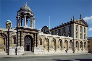 牛津皇后学院前四部分的外观建于1709-34 作者 未知未知