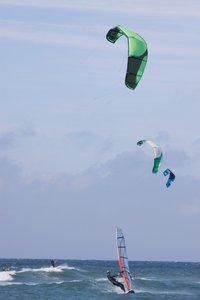 德国，石勒苏益格 - 荷尔斯泰因州，叙尔特岛，降落伞冲浪和海上波浪风帆冲浪 作者 未知未知