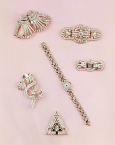 选择钻石首饰：长方形和榄尖形钻石喷漆胸针;装饰艺术钻石夹;镶钻金刚石胸针;女士长方形表壳钻石手表 作者 未知未知