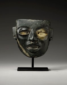 特奥蒂瓦坎石制面具，刻有尊贵的年轻面孔，约450-650年 作者 不明