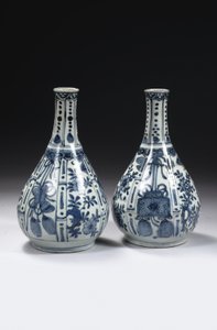 万历时期一对中国青花瓷“克拉斯瓷”瓶花瓶，1573-1619年 作者 不明