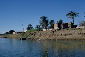 尼罗河岸(照片) 作者 不明