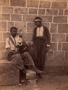 贝鲁特柠檬水商人。Charles Lallemand（1826-1904 年）在 "叙利亚、服饰、航行和风景 "中的摄影作品。1865.私人收藏。 作者 未知艺术家