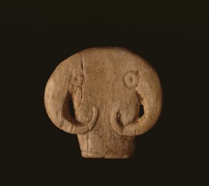 公元前护身符，王朝埃及人，纳卡达二世，约公元前3500年（河马象牙） 作者 不明