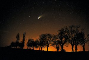 海尔-波普彗星，2007 作者 不明