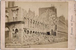 巴黎公社：1871年5月巴黎财政部的废墟景观。照片：J.R. Dim.16.3X10.8厘米 作者 不明