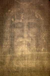 意大利都灵Chiesa della SS Annunziata教堂内的都灵裹尸布（圣人苏艾尔）的细节。 作者 不明