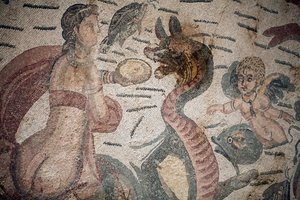 阿利昂大厅。海洋场景。海洋生物。Nereides和tritons。3-4世纪。西西里岛卡萨莱的罗马别墅。联合国教科文组织遗址。 作者 未知艺术家
