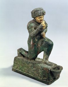 Hammurabi, king of Babylon, praying before a sacred tree, c.1750 BC (bronze and gold) 作者 不明